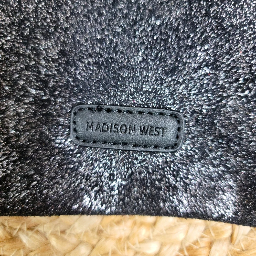 MADISON WEST VEGAN LEATHER METALLIC WRISTLET - Picture 4 of 11